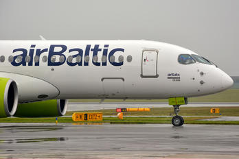 YL-CSD - Air Baltic Bombardier CS300
