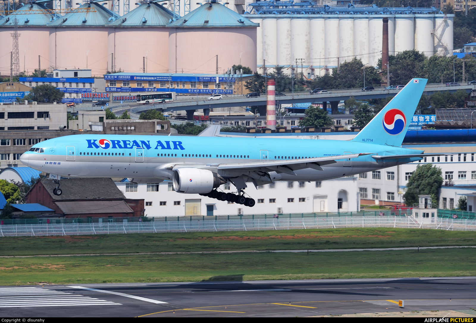 Korean Air HL7714 aircraft at Dalian Zhoushuizi Int'l