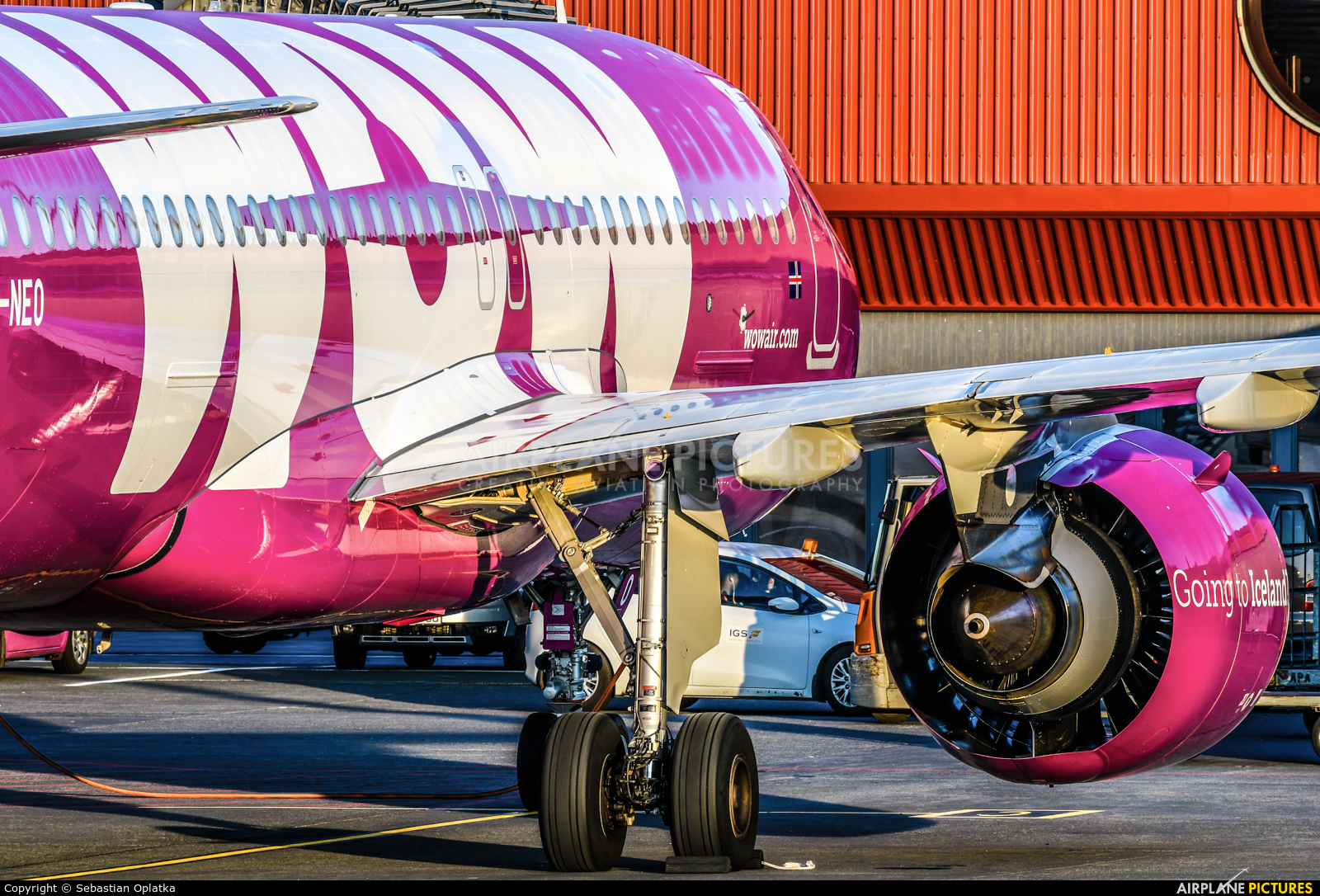 Details about   JFOX JFA320006 1/200 WOW AIR TF-NEO WITH STAND AIRBUS A320NEO REG 