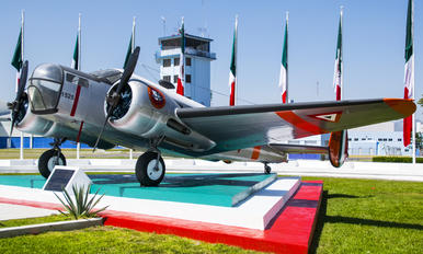 1525 - Mexico - Air Force Beechcraft AT-11 Kansan