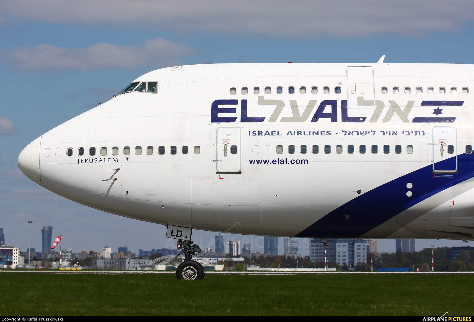 El Al Israel Airlines 4X-ELC aircraft at Warsaw - Frederic Chopin