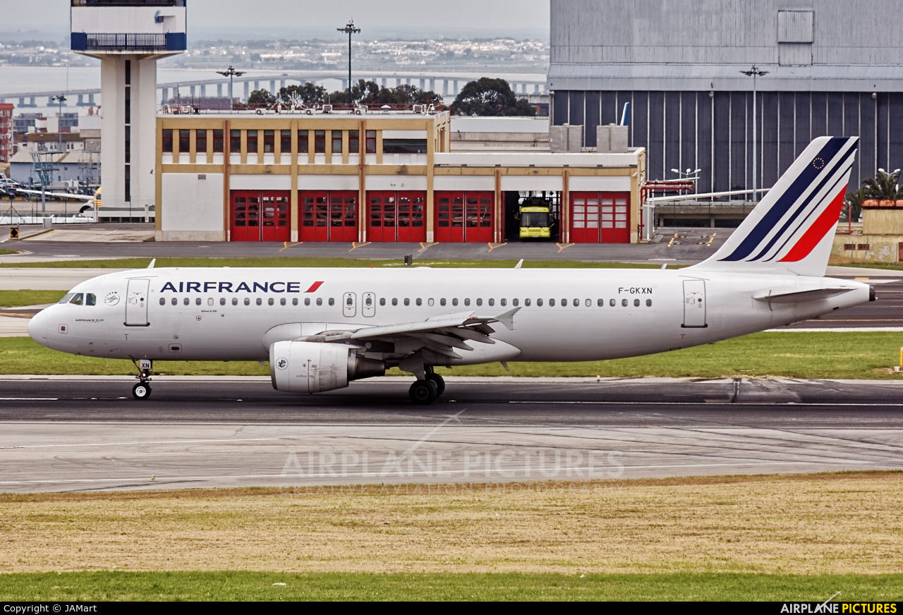 Air France F-GKXN aircraft at Lisbon