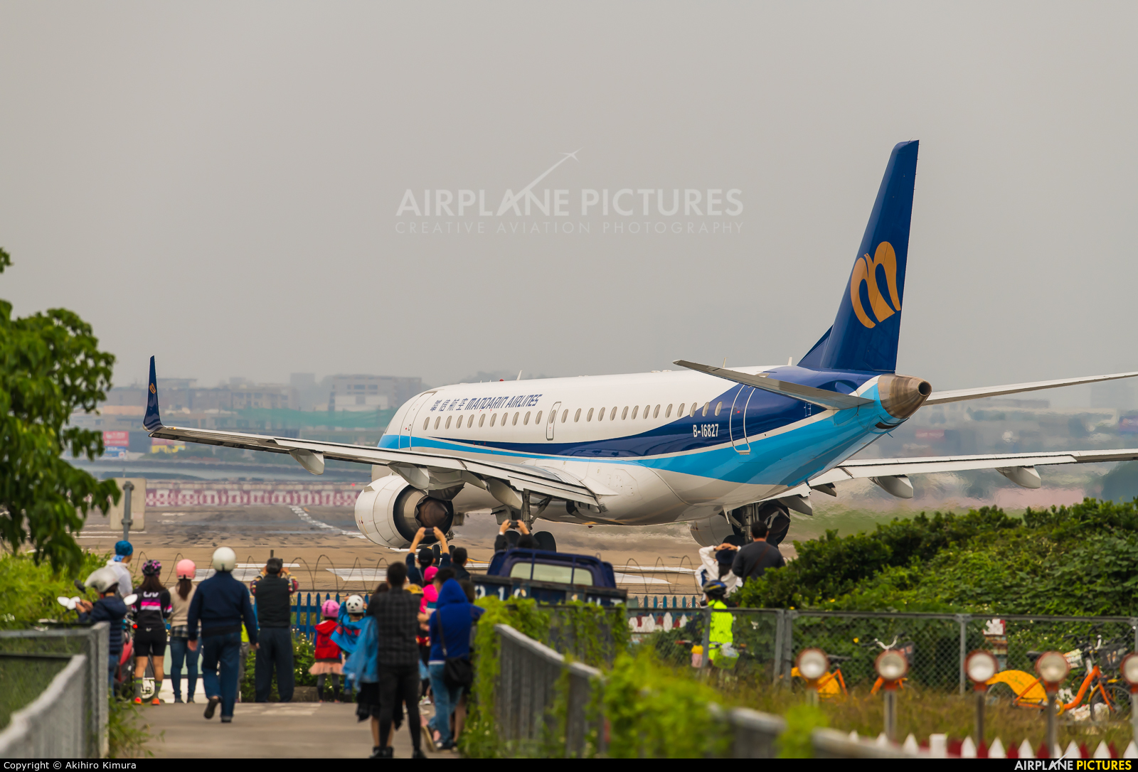 Mandarin Airlines B-16827 aircraft at Taipei Sung Shan/Songshan Airport