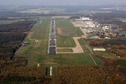 - - - Airport Overview - Airport Overview - Overall View aircraft