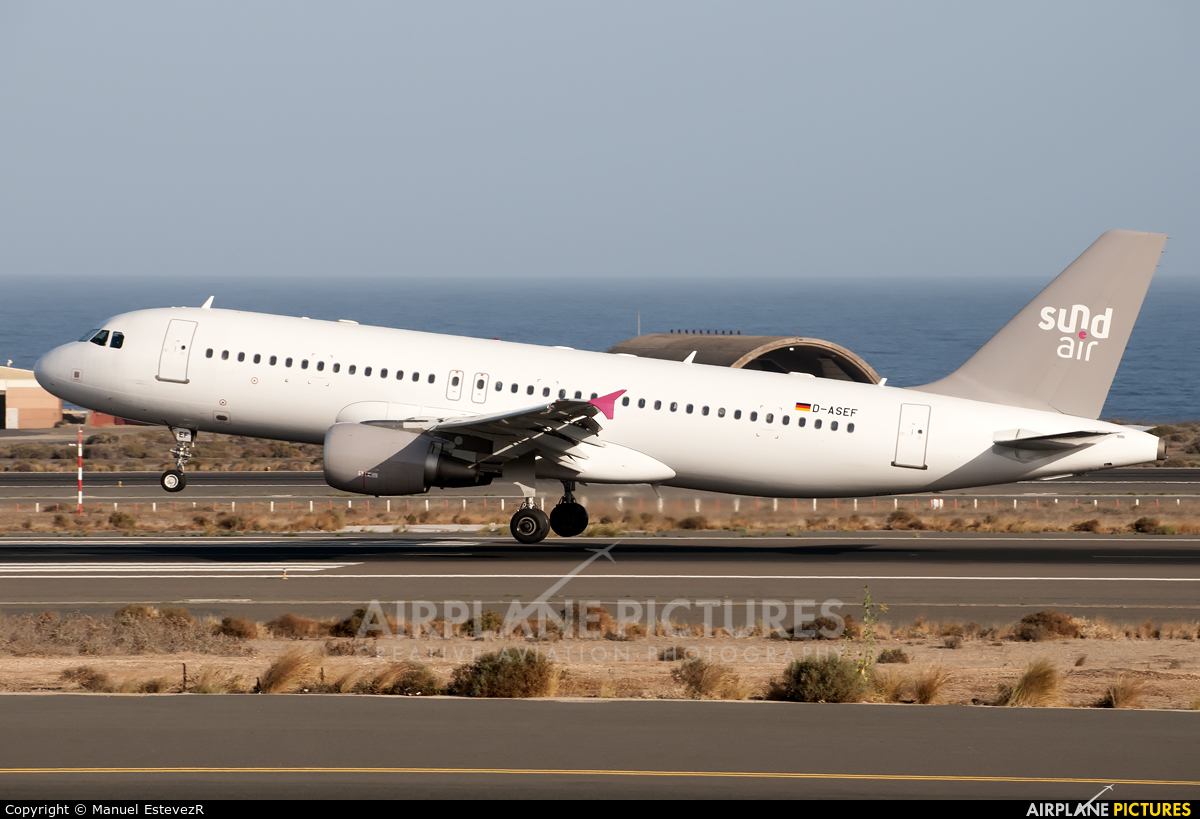 Sundair D-ASEF aircraft at Aeropuerto de Gran Canaria