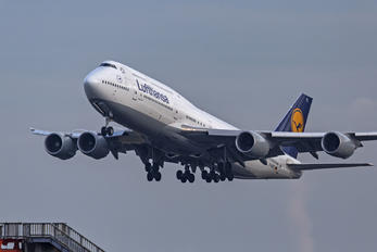 D-ABYO - Lufthansa Boeing 747-8