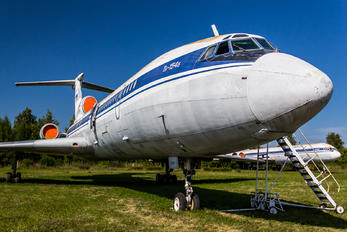 RA-85061 - Ulyanovsk Higher Civil Aviation School Tupolev Tu-154B