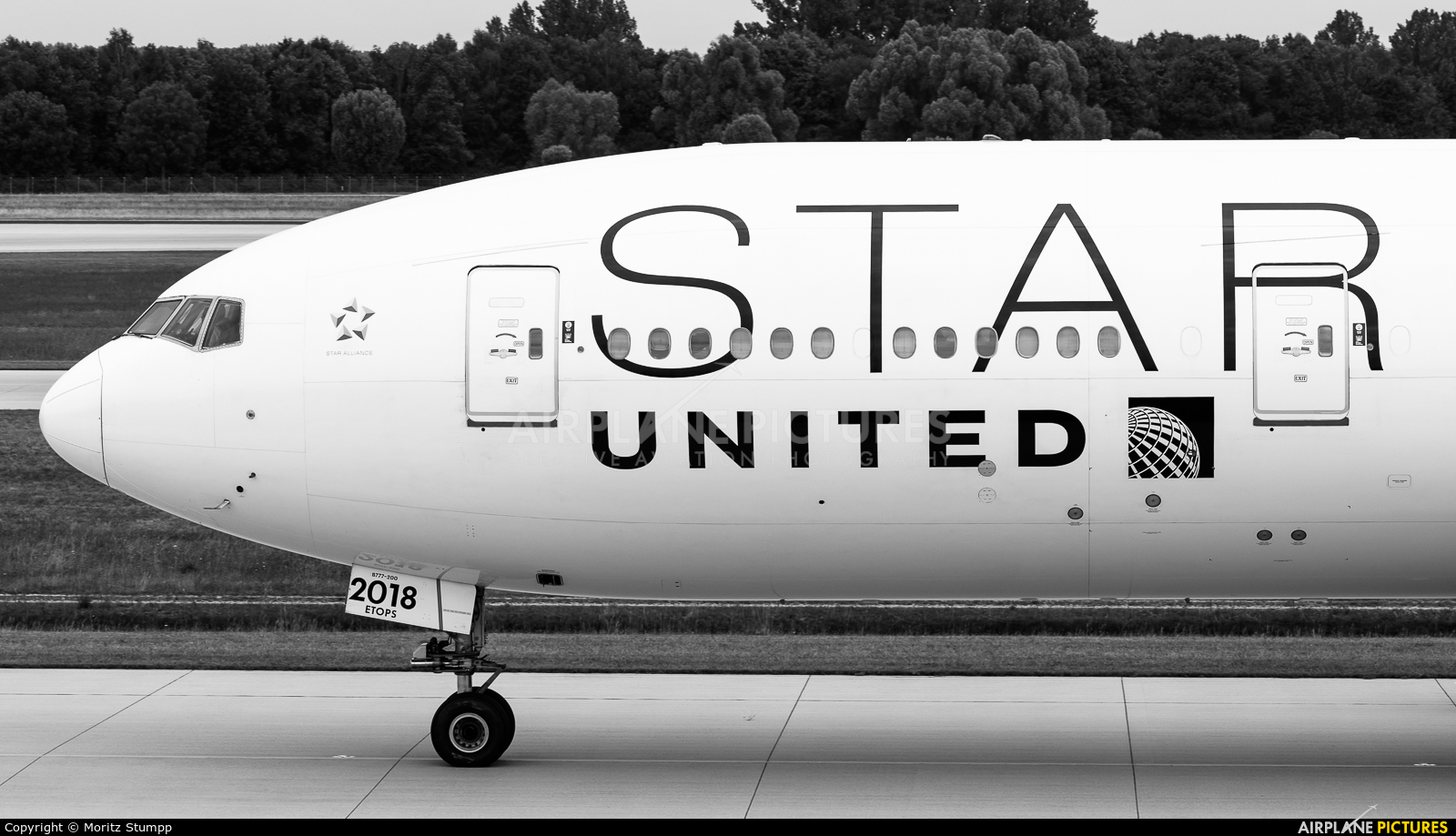 United Airlines N218UA aircraft at Munich