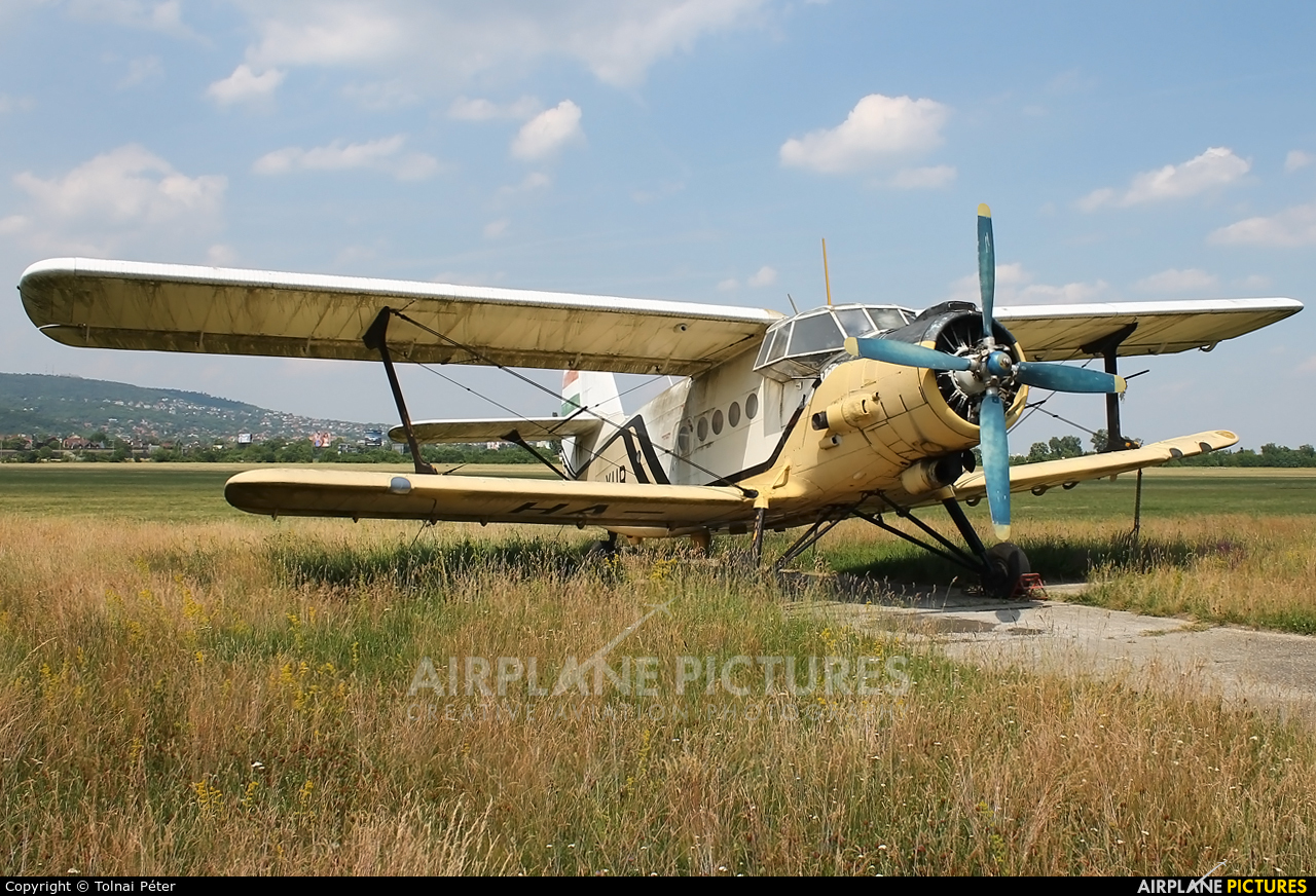 Private HA-YHB aircraft at Budaors