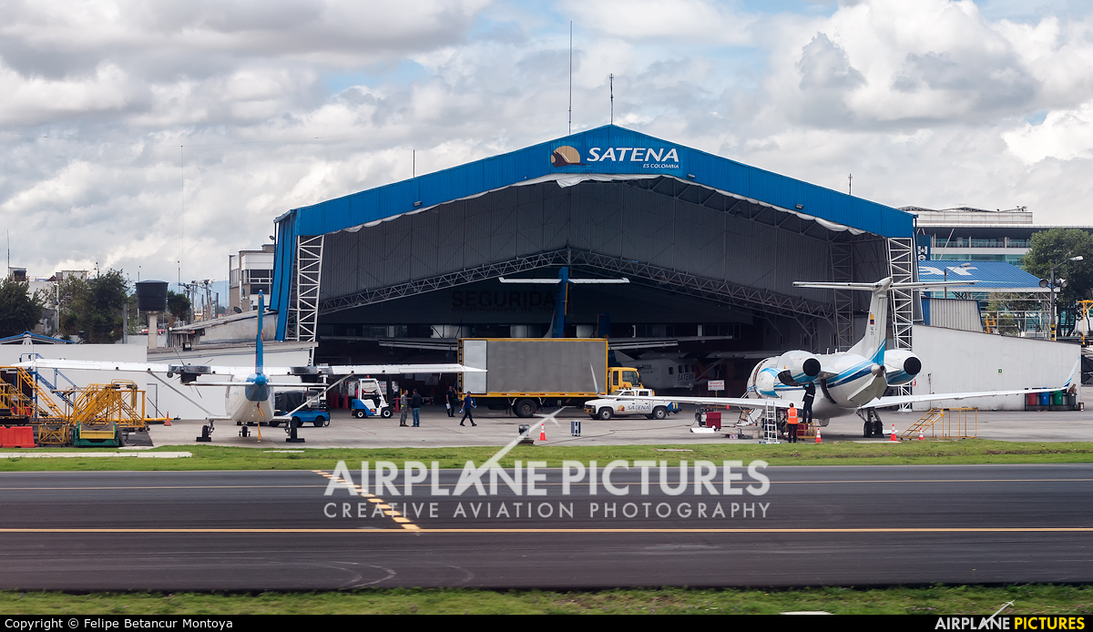 - Airport Overview SKBO aircraft at Bogotá - Eldorado Intl