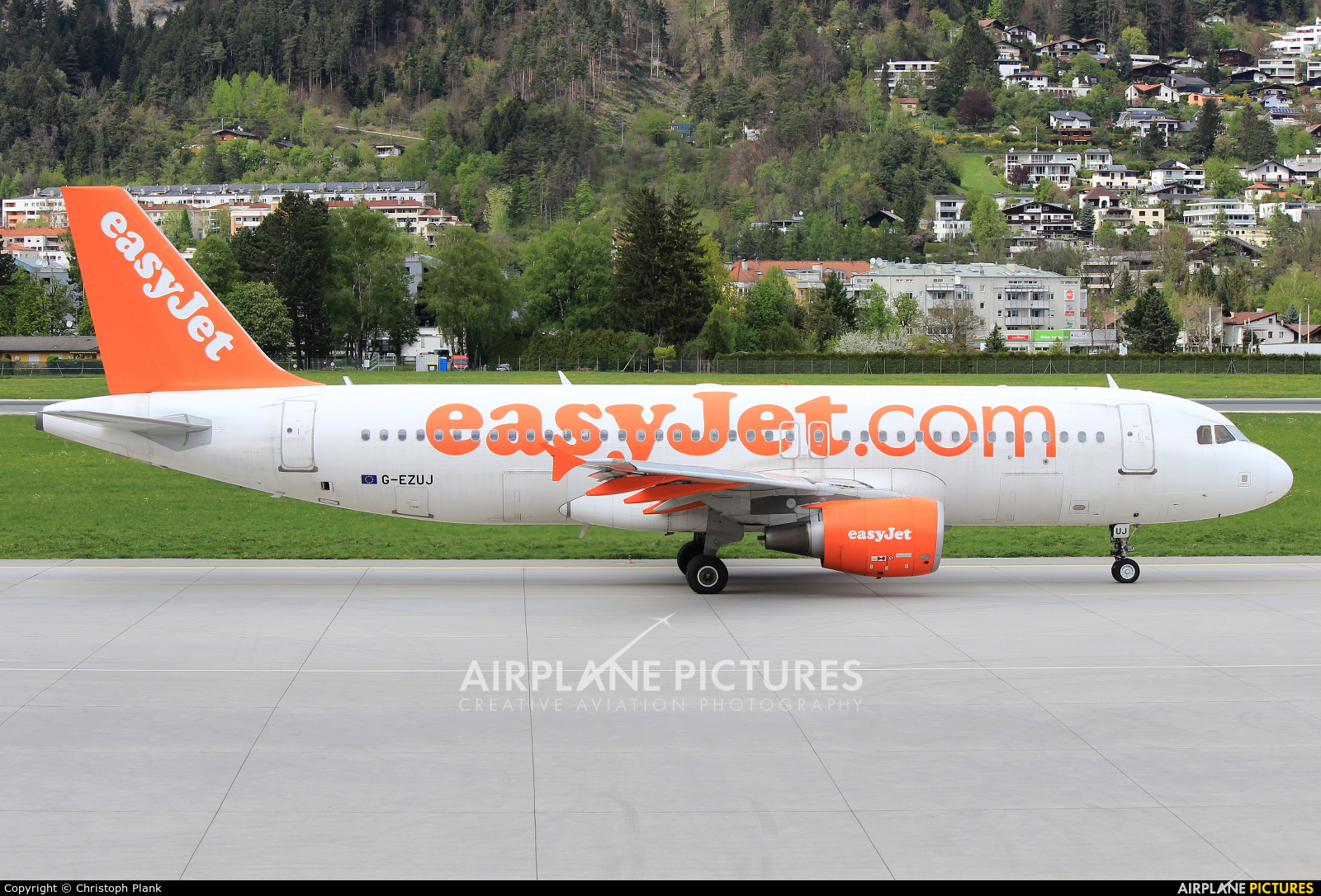 easyJet G-EZUJ aircraft at Innsbruck