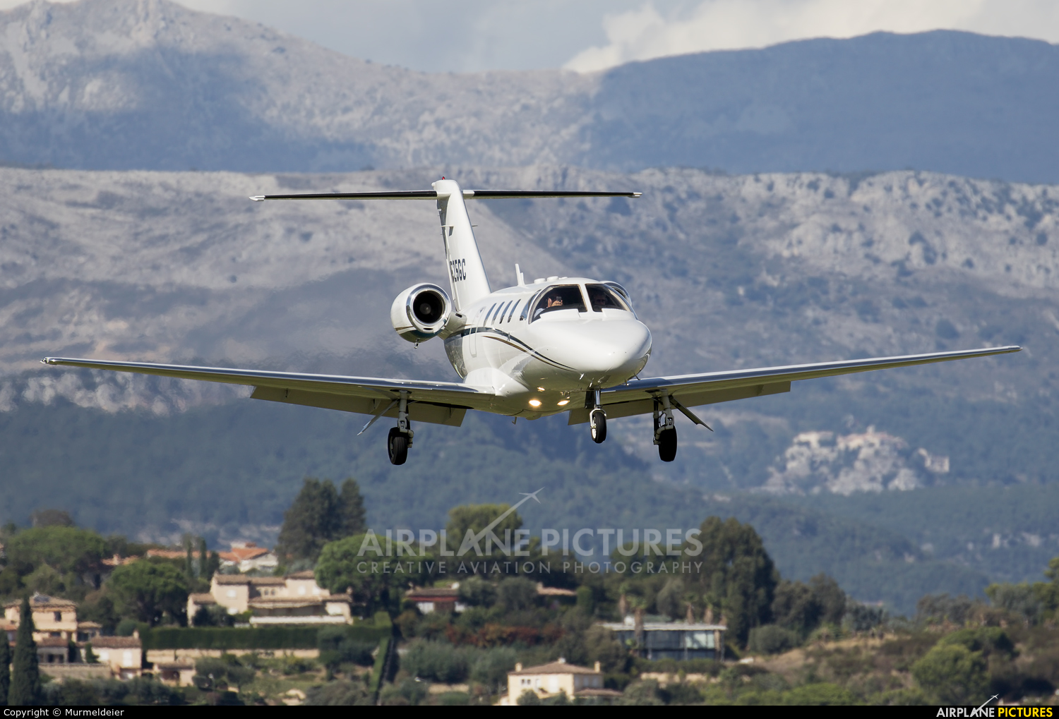 Private N525GC aircraft at Cannes - Mandelieu