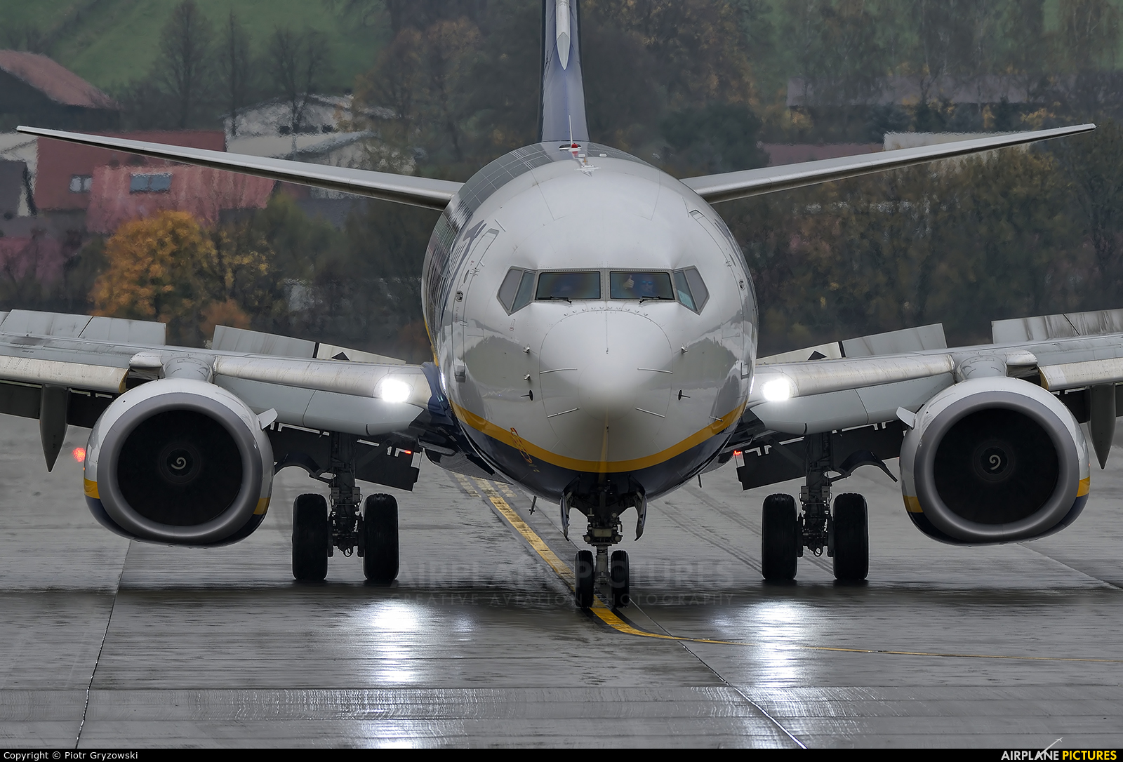 Ryanair EI-FIS aircraft at Kraków - John Paul II Intl