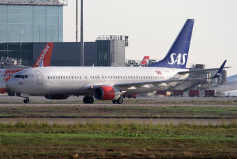 LN-RRG - SAS - Scandinavian Airlines Boeing 737-800