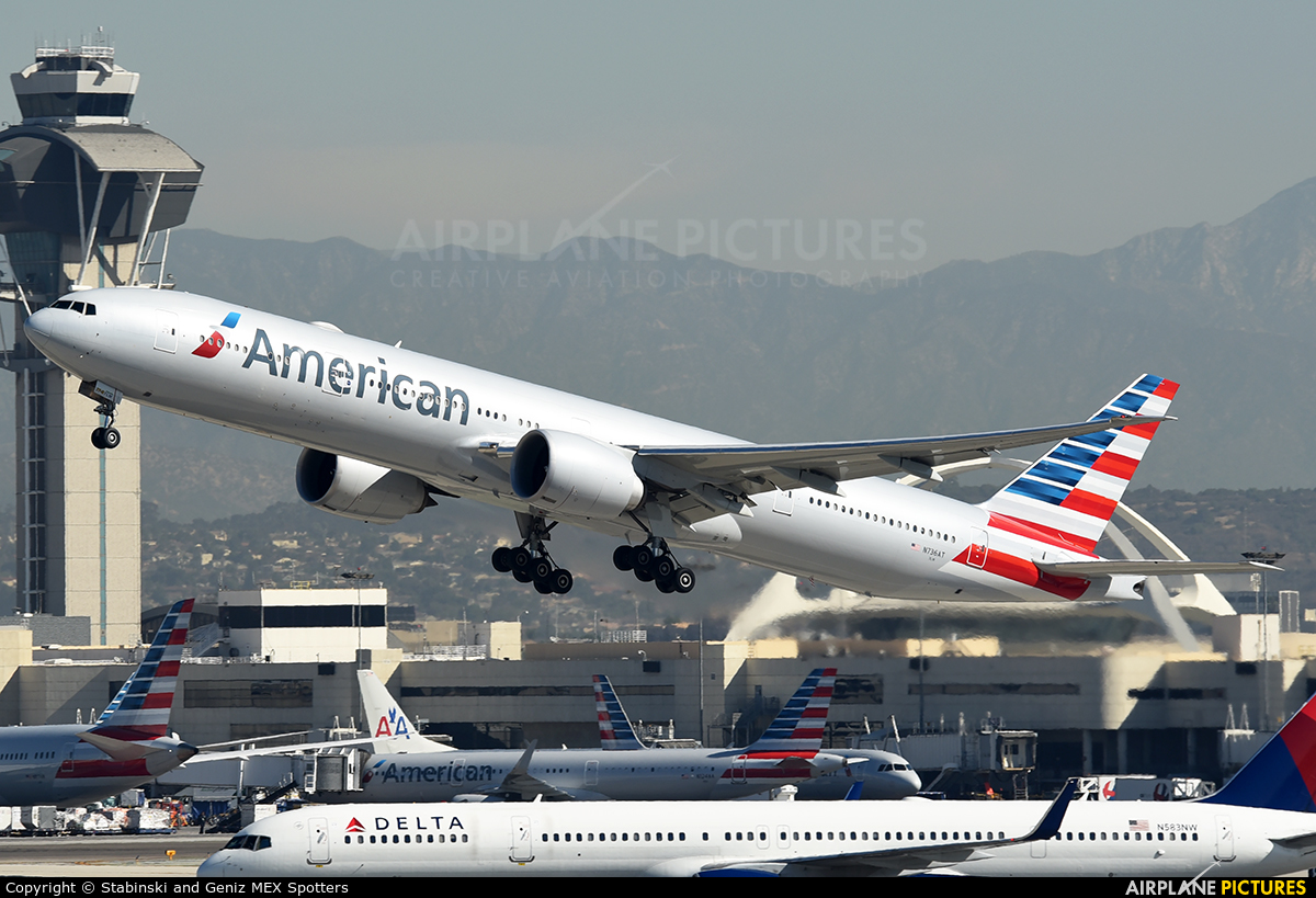 American Airlines N736AT aircraft at Los Angeles Intl