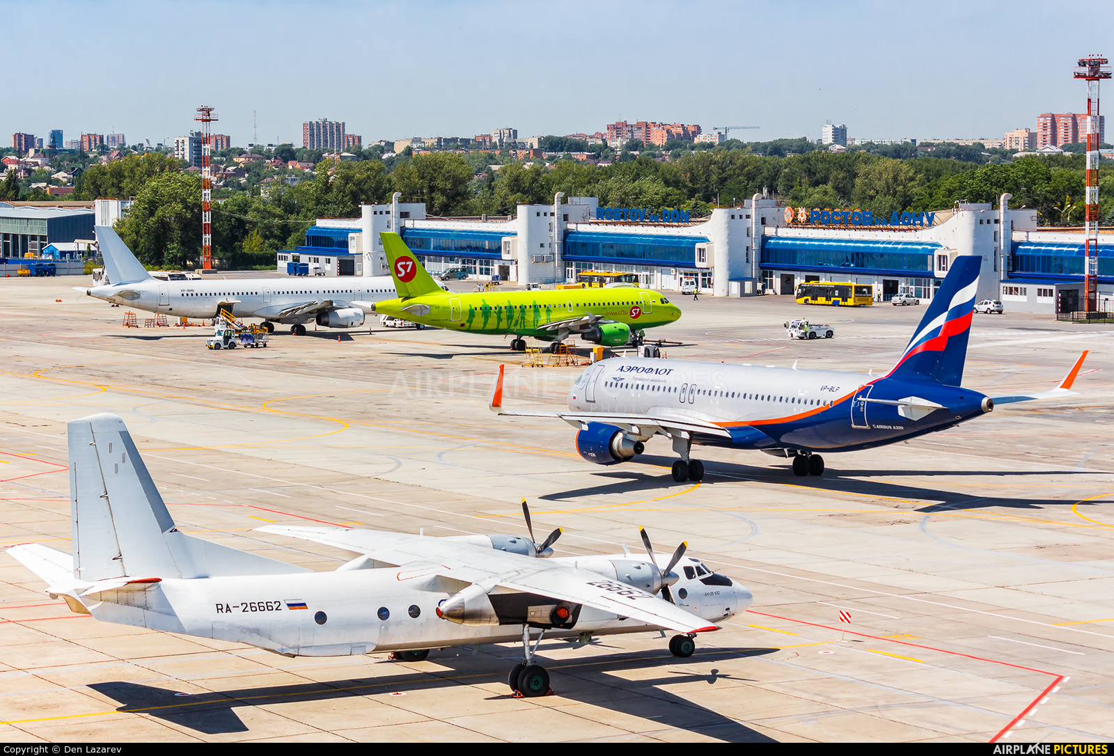 - Airport Overview RA-26662 aircraft at Rostov-on-Don