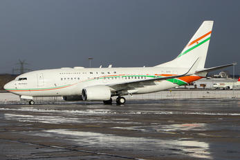 5U-GRN - Niger - Government Boeing 737-700 BBJ