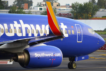 N916WN - Southwest Airlines Boeing 737-700