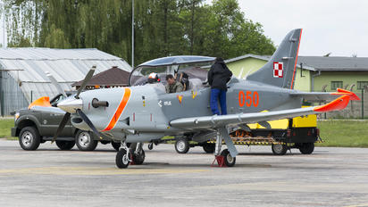 050 - Poland - Air Force "Orlik Acrobatic Group" PZL 130 Orlik TC-1 / 2
