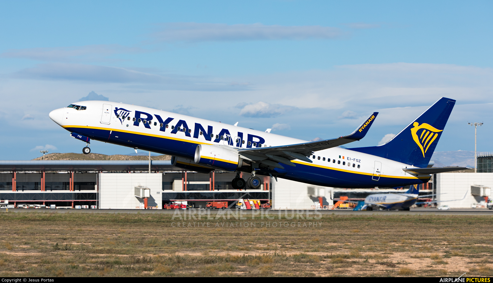 Ryanair EI-FOZ aircraft at Alicante - El Altet