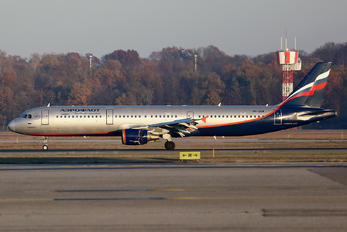 VP-BUM - Aeroflot Airbus A321