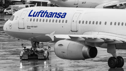 D-AISW - Lufthansa Airbus A321