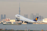 Lufthansa D-ABYU image