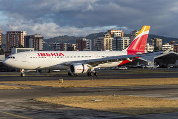 EC-MJT - Iberia Airbus A330-200