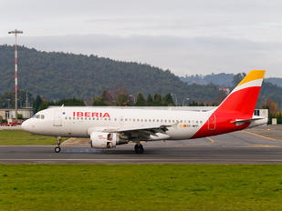 EC-MFP - Iberia Airbus A319