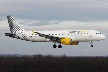 EC-MBK - Vueling Airlines Airbus A320