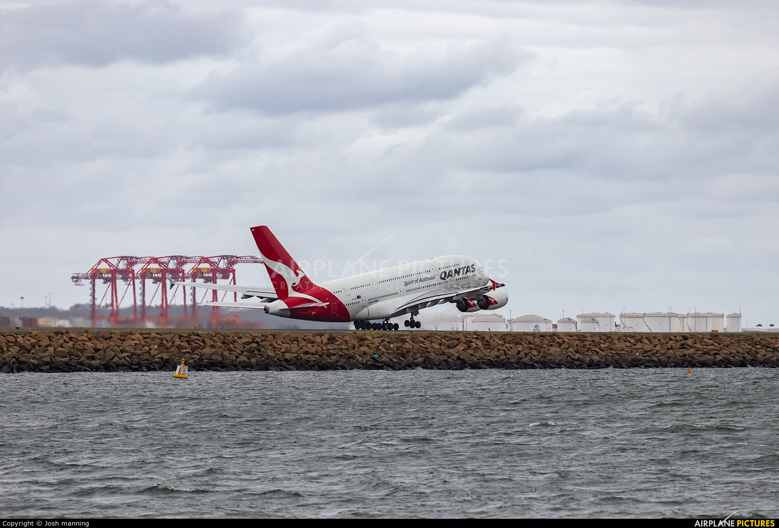 - Airport Overview  aircraft at Sydney - Kingsford Smith Intl, NSW