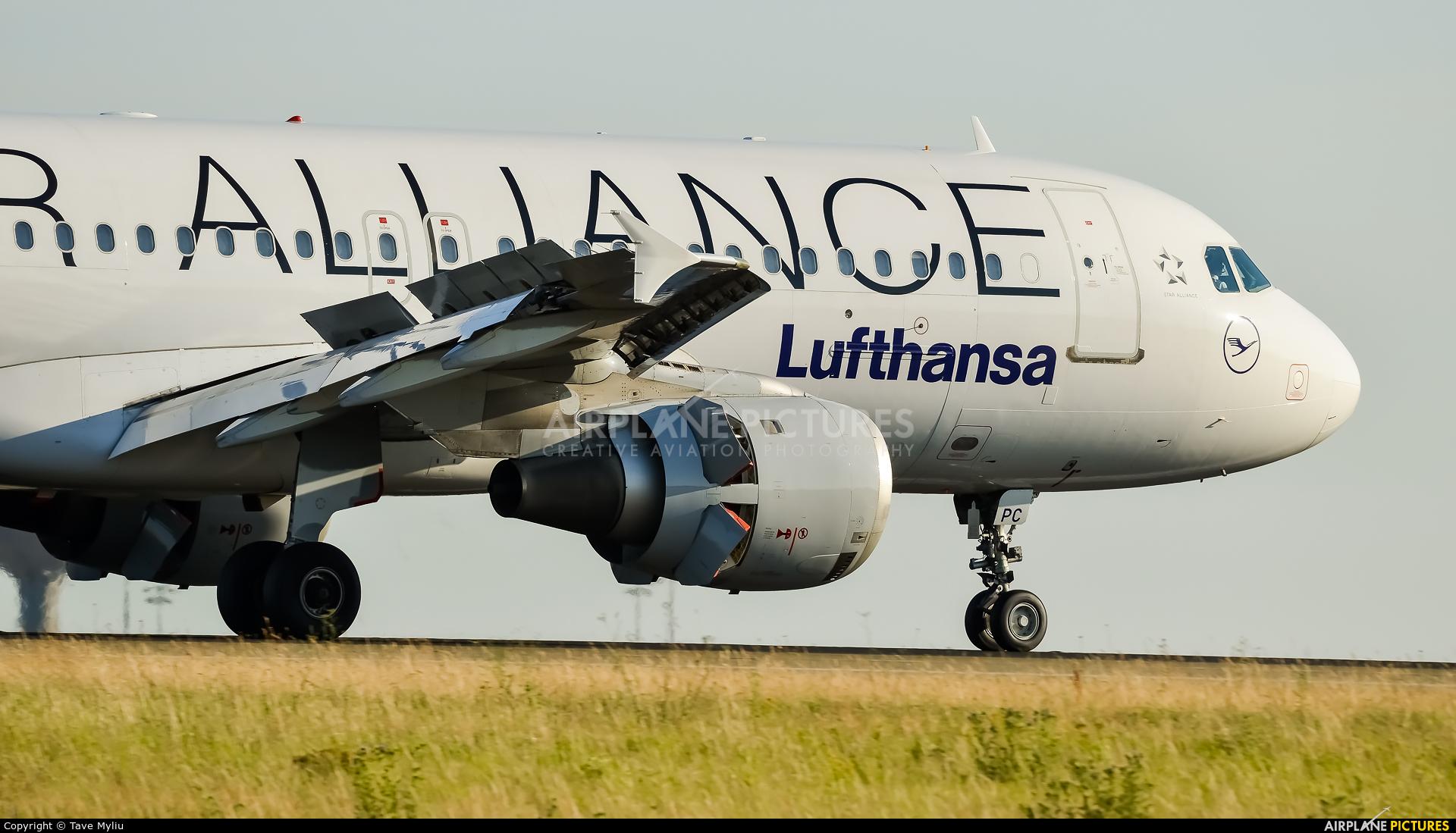 Lufthansa D-AIPC aircraft at Paris - Charles de Gaulle