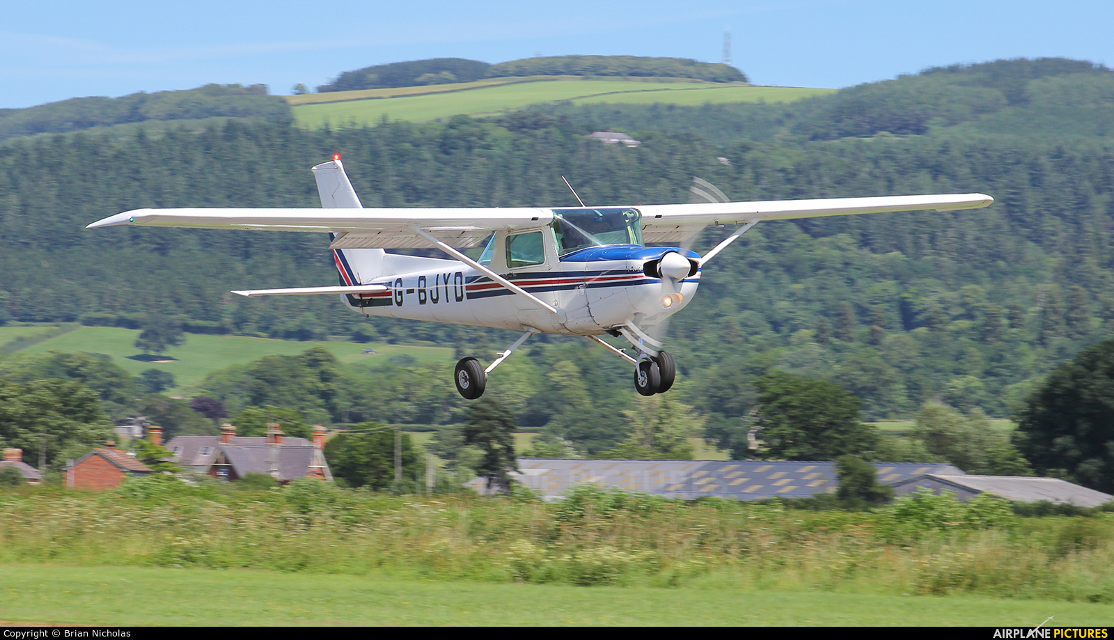 Private G-BJYD aircraft at Welshpool