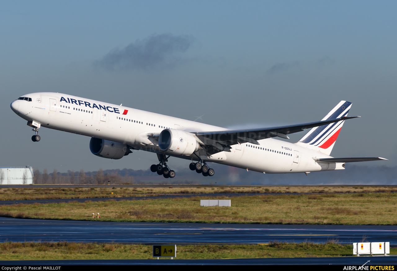Air France F-GSQJ aircraft at Paris - Charles de Gaulle
