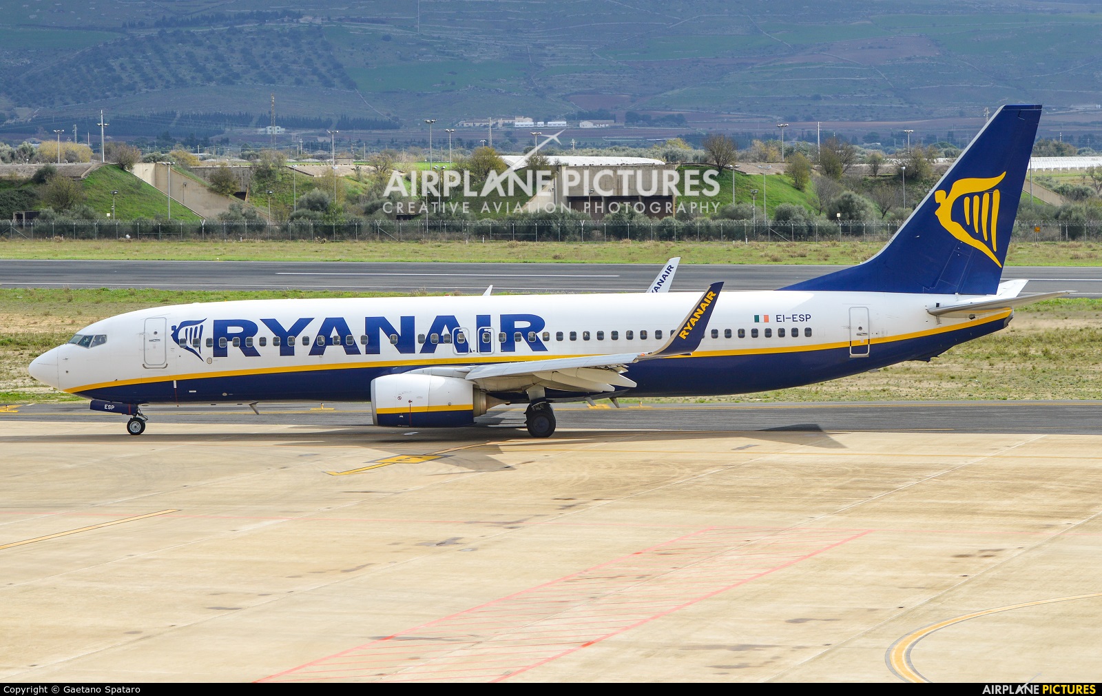 Ryanair EI-ESP aircraft at Comiso - Sicily