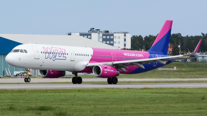HA-LXN - Wizz Air Airbus A321