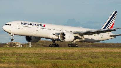 F-GZNS - Air France Boeing 777-300ER