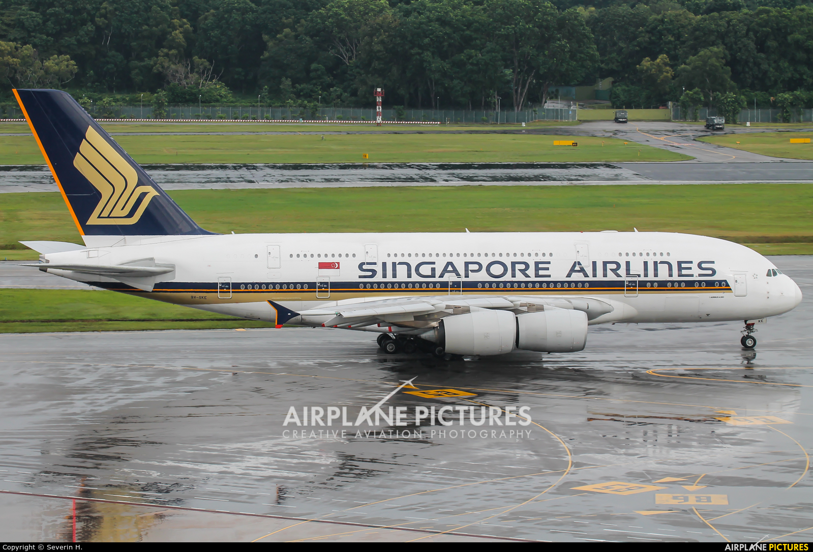 Singapore Airlines 9V-SKE aircraft at Singapore - Changi