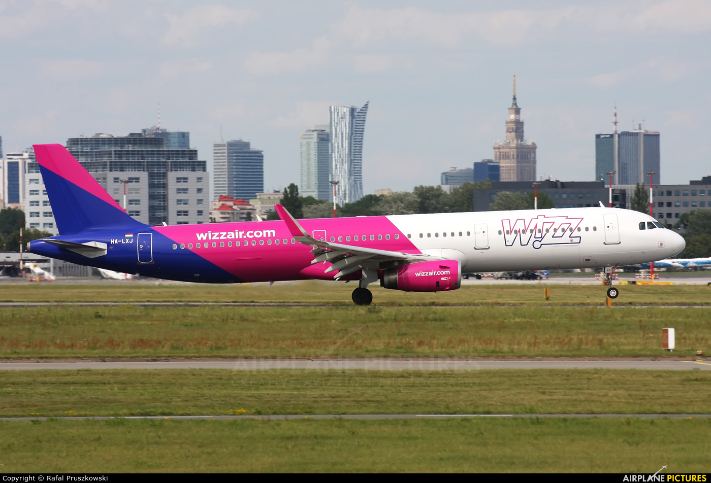 Wizz Air HA-LXJ aircraft at Warsaw - Frederic Chopin