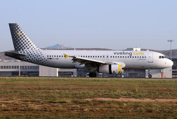 EC-LQN - Vueling Airlines Airbus A320