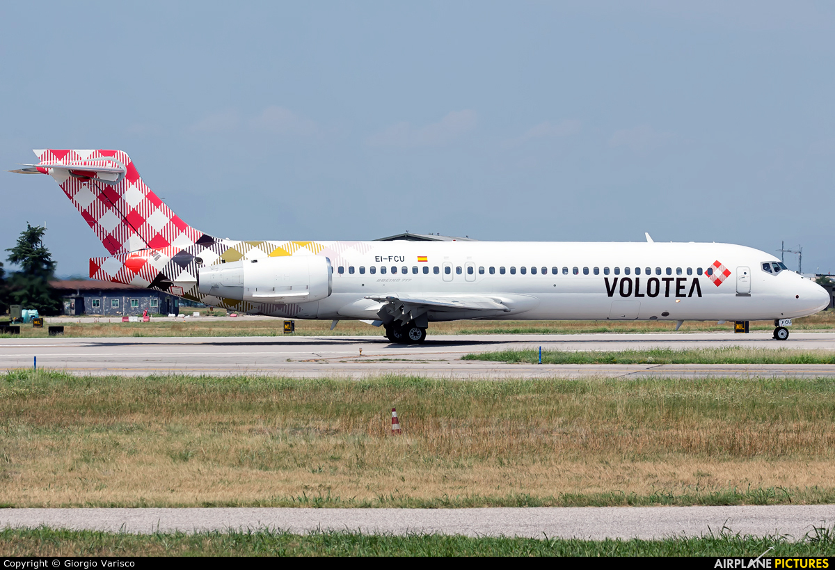Volotea Airlines EI-FCU aircraft at Verona - Villafranca