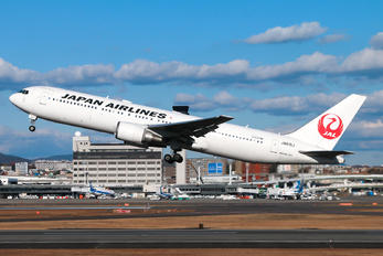 JA615J - JAL - Japan Airlines Boeing 767-300ER