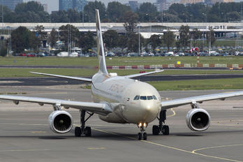 A6-EYF - Etihad Airways Airbus A330-200