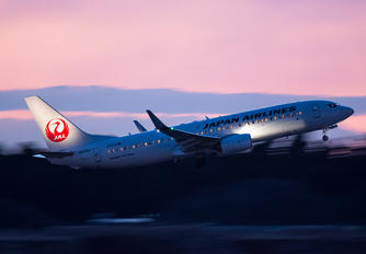 JA346J - JAL - Japan Airlines Boeing 737-800