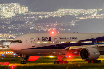 JA705A - ANA - All Nippon Airways Boeing 777-200