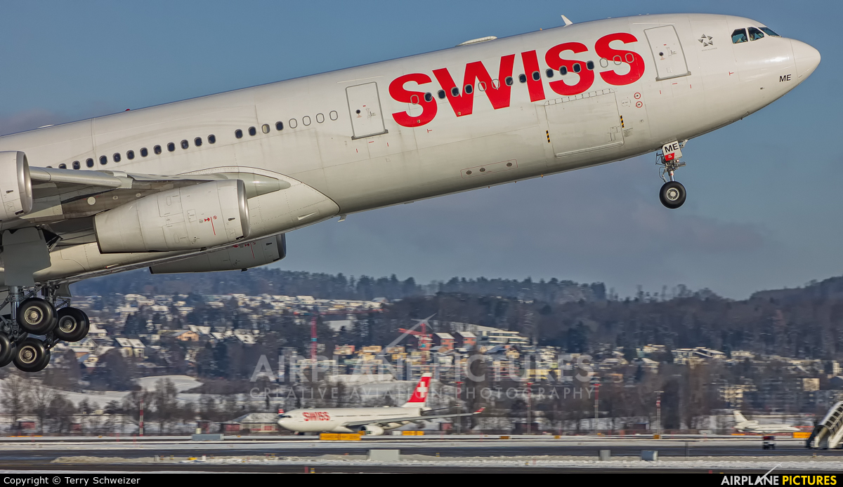 Swiss HB-JME aircraft at Zurich