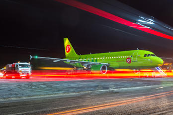 VP-BHL - S7 Airlines Airbus A319