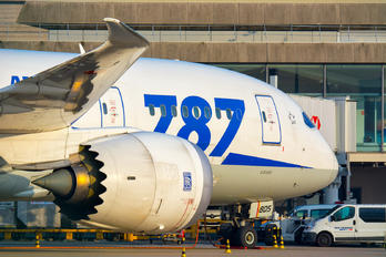 JA805A - ANA - All Nippon Airways Boeing 787-8 Dreamliner