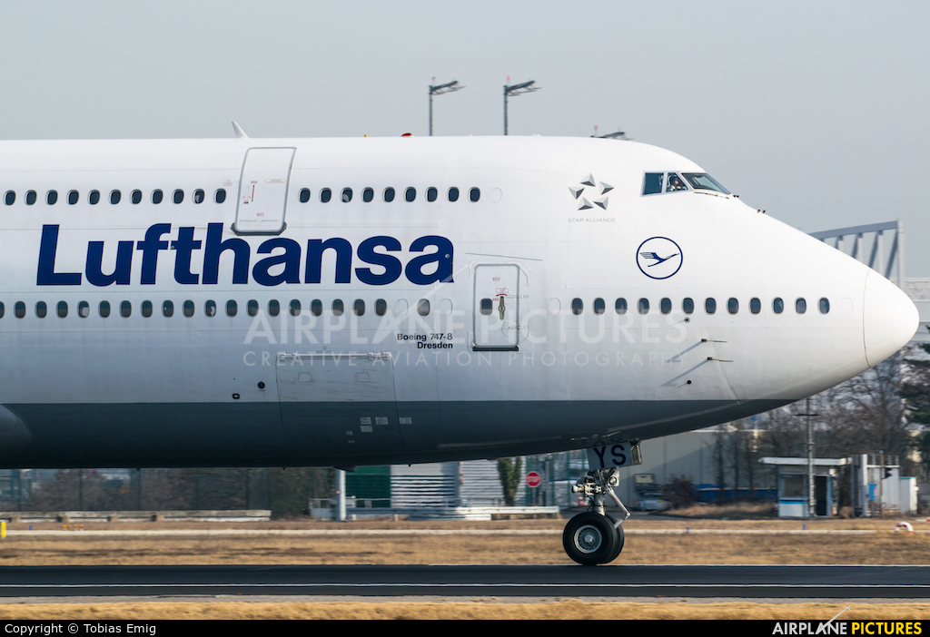 Lufthansa D-ABYS aircraft at Frankfurt
