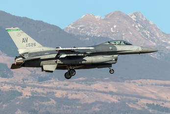 88-0526 - USA - Air Force General Dynamics F-16CG Night Falcon